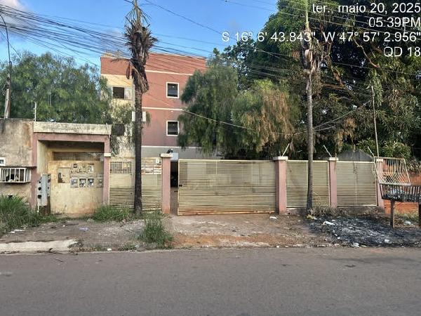 Vende-se em Cidade Ocidental-GO  apto, 102.79 de área total, 58.21 de área privativa,  2_qto(s), a.serv, WC, 1_sala(s), cozinha, 1_vaga(s) de garagem.