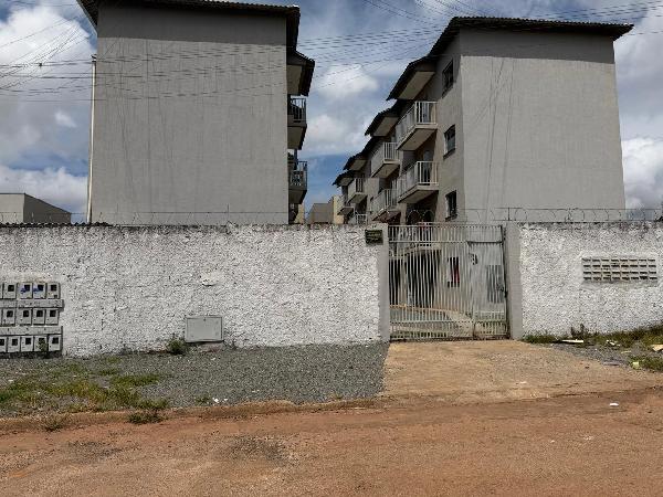 Vende-se em Aguas Lindas De Goias-GO  apto, 67.12 de área total, 51.79 de área privativa,  2_qto(s), a.serv, WC, 1_sala(s), cozinha.
