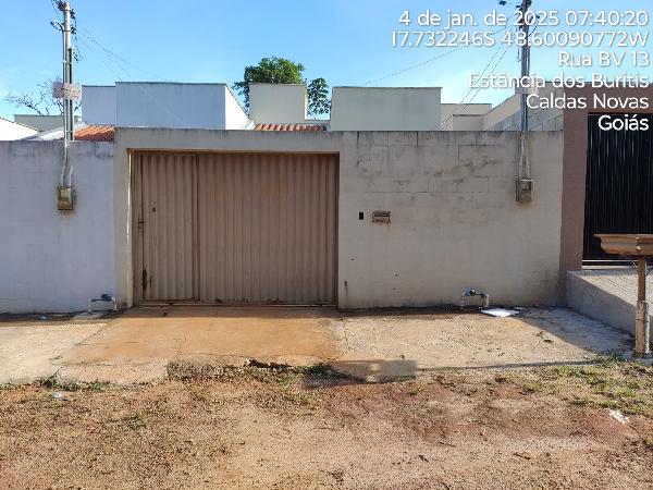 Vende-se em Caldas Novas-GO  Casa, 84.45 de área total, 84.45 de área privativa, 180.00 de área do terreno,  3_qto(s), a.serv, WC, 1_sala(s), cozinha.