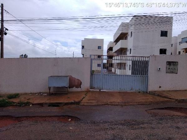 Vende-se em Aguas Lindas De Goias-GO  apto, 65.95 de área privativa,  2_qto(s), a.serv, WC, 1_sala(s), cozinha.