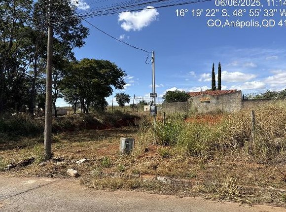 Vende-se em Anapolis-GO  Terreno, 420.00 de área do terreno.