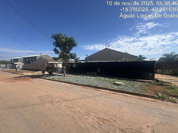 Vende-se em Aguas Lindas De Goias-GO  Casa, 200.00 de área total, 64.66 de área privativa, 150.00 de área do terreno,  2_qto(s), WC, 1_sala(s), cozinha, 1_vaga(s) de garagem.