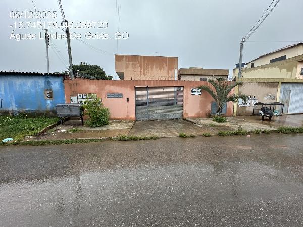 Vende-se em Aguas Lindas De Goias-GO  apto, 108.70 de área total, 70.23 de área privativa,  2_qto(s), a.serv, WC, 1_sala(s), cozinha.