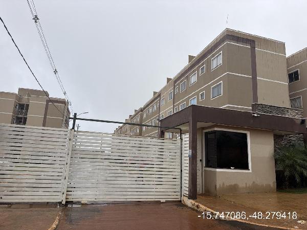 Vende-se em Aguas Lindas De Goias-GO  apto, 66.25 de área total, 44.91 de área privativa,  2_qto(s), a.serv, WC, 1_sala(s), cozinha, 1_vaga(s) de garagem.
