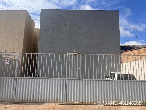 Vende-se em Aguas Lindas De Goias-GO  apto, 72.99 de área total, 48.33 de área privativa,  2_qto(s), a.serv, WC, 1_sala(s), cozinha.