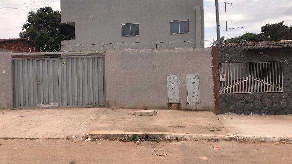 Vende-se em Aguas Lindas De Goias-GO  apto, 101.80 de área total, 66.60 de área privativa,  3_qto(s), a.serv, WC, 1_sala(s), cozinha, 1_vaga(s) de garagem.