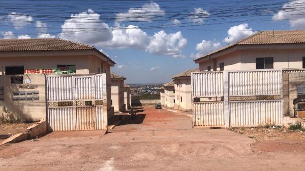Vende-se em Aguas Lindas De Goias-GO  apto, 69.85 de área total, 69.85 de área privativa,  2_qto(s), WC, 1_sala(s), cozinha.