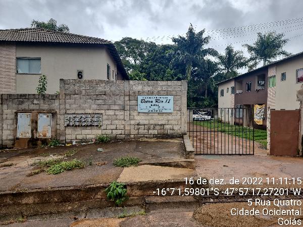 Vende-se em Cidade Ocidental-GO  apto, 51.99 de área privativa,  2_qto(s), a.serv, WC, 1_sala(s), cozinha.
