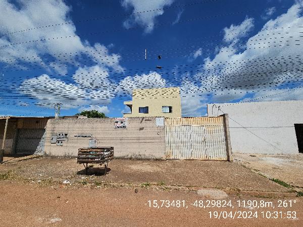 Vende-se em Aguas Lindas De Goias-GO  apto, 69.37 de área privativa,  2_qto(s), varanda, a.serv, WC, 1_sala(s), cozinha.
