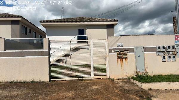 Vende-se em Cidade Ocidental-GO  apto, 52.39 de área privativa,  2_qto(s), varanda, a.serv, WC, 1_sala(s), cozinha, 1_vaga(s) de garagem.