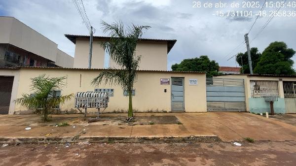 Vende-se em Aguas Lindas De Goias-GO  apto, 63.62 de área total, 63.62 de área privativa,  2_qto(s), a.serv, WC, 1_sala(s), cozinha, 1_vaga(s) de garagem.