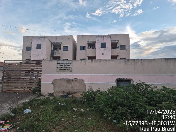 Vende-se em Aguas Lindas De Goias-GO  apto, 78.74 de área total, 52.97 de área privativa,  2_qto(s), a.serv, WC, 1_sala(s), cozinha, 1_vaga(s) de garagem.