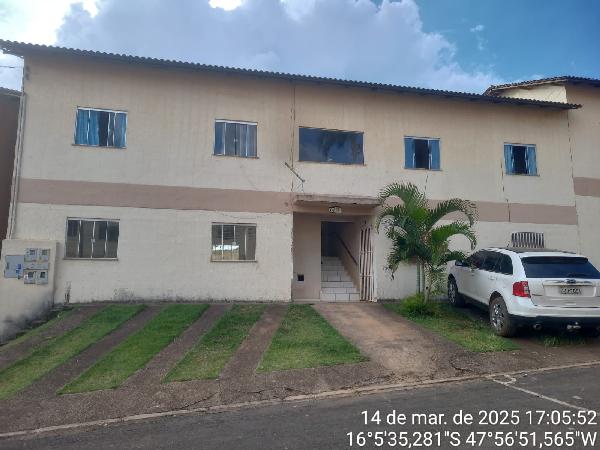 Vende-se em Cidade Ocidental-GO  apto, 92.49 de área total, 42.13 de área privativa,  2_qto(s), a.serv, WC, 1_sala(s), cozinha, 1_vaga(s) de garagem.