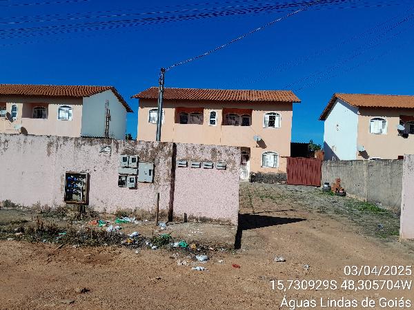 Vende-se em Aguas Lindas De Goias-GO  apto, 80.26 de área total, 61.72 de área privativa,  2_qto(s), a.serv, WC, 1_sala(s), cozinha.