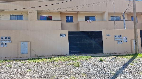 Vende-se em Aguas Lindas De Goias-GO  apto, 67.32 de área total, 66.06 de área privativa,  2_qto(s), a.serv, WC, 1_sala(s), cozinha.