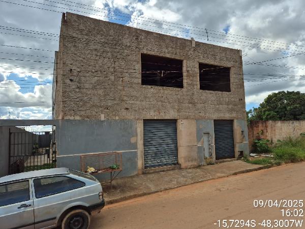 Vende-se em Aguas Lindas De Goias-GO  apto, 68.35 de área total, 61.57 de área privativa,  2_qto(s), a.serv, WC, 1_sala(s), cozinha.