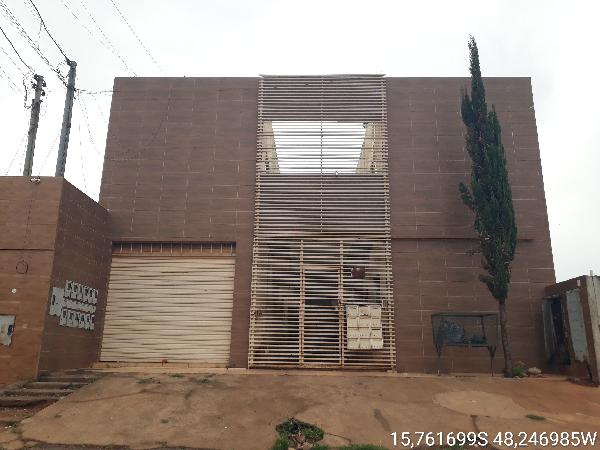 Vende-se em Aguas Lindas De Goias-GO  apto, 33.66 de área privativa, 300.00 de área do terreno,  1_qto(s), a.serv, WC, 1_sala(s), cozinha.