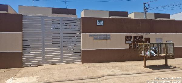 Vende-se em Aguas Lindas De Goias-GO  apto, 54.62 de área total, 54.62 de área privativa,  2_qto(s), a.serv, WC, 1_sala(s), cozinha, 1_vaga(s) de garagem.