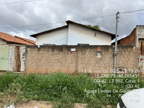 Vende-se em Aguas Lindas De Goias-GO  Casa, 69.72 de área total, 69.72 de área privativa, 210.00 de área do terreno,  3_qto(s), a.serv, WC, 1_sala(s), cozinha, 1_vaga(s) de garagem.