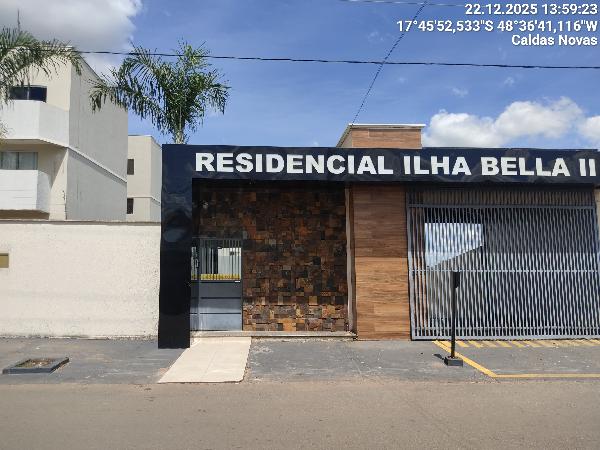 Vende-se em Caldas Novas-GO  apto, 60.81 de área total, 52.24 de área privativa,  2_qto(s), a.serv, WC, 1_sala(s), cozinha.