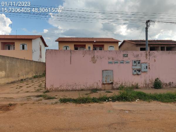 Vende-se em Aguas Lindas De Goias-GO  apto, 61.72 de área privativa,  2_qto(s), varanda, a.serv, WC, 1_sala(s), cozinha, 1_vaga(s) de garagem.