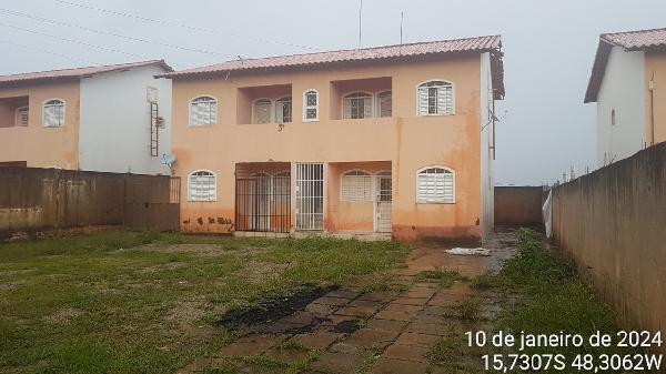 Vende-se em Aguas Lindas De Goias-GO  apto, 63.81 de área privativa,  2_qto(s), a.serv, WC, 1_sala(s), cozinha, 1_vaga(s) de garagem.