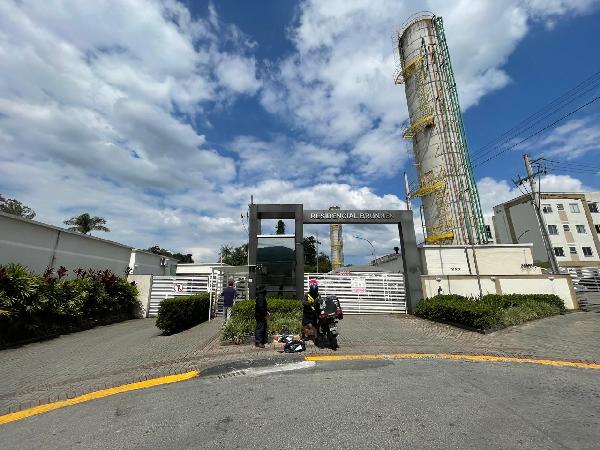 Vende-se em Blumenau-SC  apto, 47.79 de área total, 38.40 de área privativa,  2_qto(s), WC, 1_sala(s), cozinha, 1_vaga(s) de garagem.