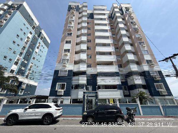 Vende-se em Sao Jose-SC  apto, 100.20 de área total, 65.95 de área privativa,  2_qto(s), WC, 1_sala(s), cozinha, 1_vaga(s) de garagem.