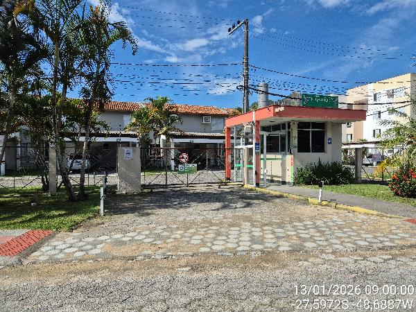 Vende-se em Sao Jose-SC  apto, 54.74 de área total, 47.56 de área privativa,  2_qto(s), WC, 1_sala(s), cozinha, 1_vaga(s) de garagem.