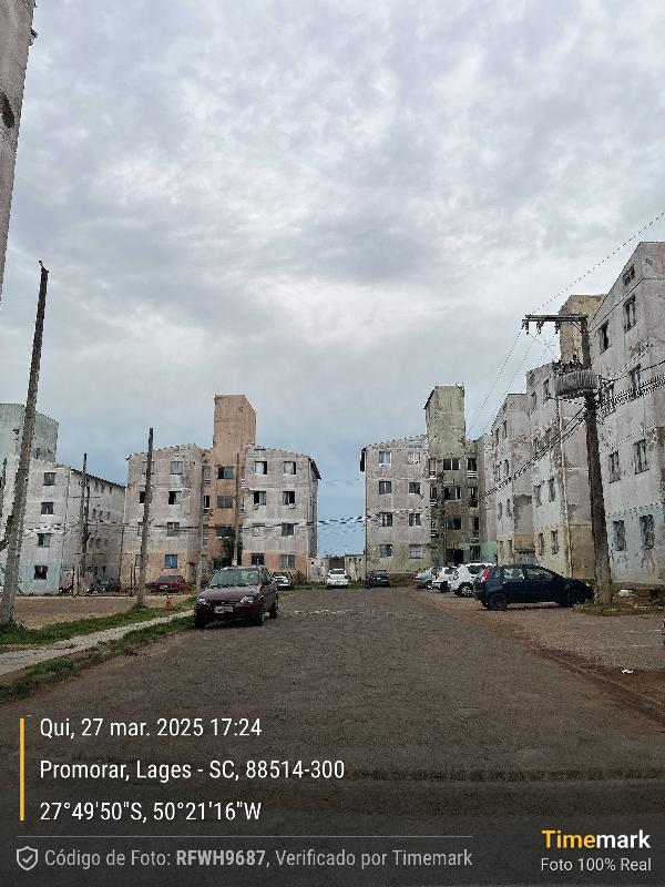 Vende-se em Lages-SC  apto, 53.42 de área total, 46.50 de área privativa,  2_qto(s), a.serv, WC, 1_sala(s), cozinha.