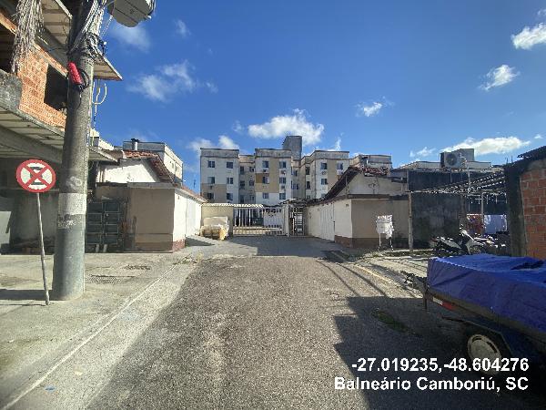 Vende-se em Balneario Camboriu-SC  apto, 50.37 de área total, 43.32 de área privativa,  2_qto(s), a.serv, WC, 1_sala(s), cozinha, 1_vaga(s) de garagem.