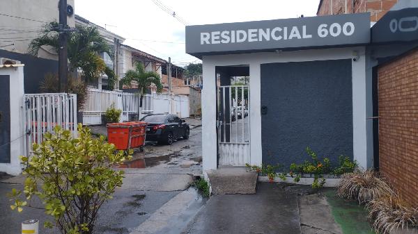 Vende-se em Rio De Janeiro-RJ  apto, 40.00 de área total, 40.00 de área privativa,  2_qto(s), a.serv, WC, 1_sala(s), cozinha, 1_vaga(s) de garagem.