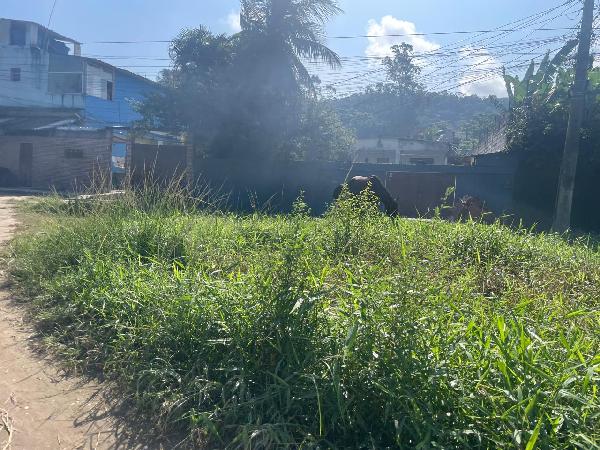 Vende-se em Rio De Janeiro-RJ  Terreno, 420.00 de área do terreno.