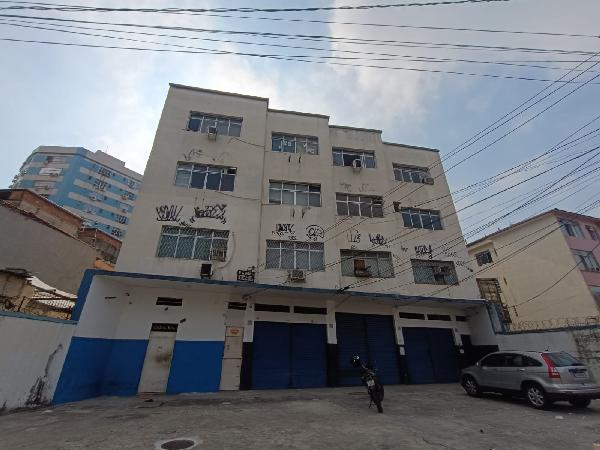 Vende-se em Rio De Janeiro-RJ  casa, 41.00 de área privativa, 985.15 de área do terreno,  1_qto(s), WC, 1_sala(s).