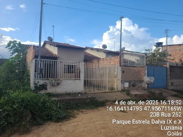 Vende-se em Luziania-GO  Casa, 55.38 de área total, 55.38 de área privativa, 180.00 de área do terreno,  2_qto(s), a.serv, WC, 1_sala(s), cozinha.