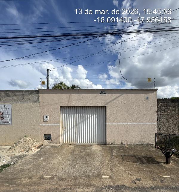 Vende-se em Cidade Ocidental-GO  Casa, 60.00 de área total, 60.00 de área privativa, 180.00 de área do terreno,  2_qto(s), varanda, a.serv, WC, 1_sala(s), cozinha, 1_vaga(s) de garagem.