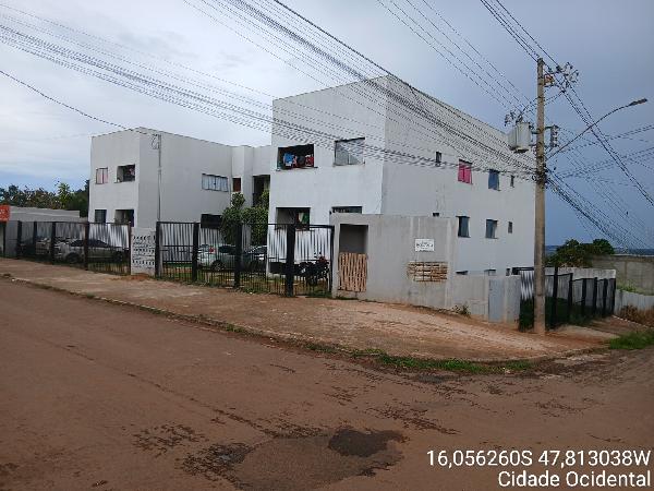 Vende-se em Cidade Ocidental-GO  apto, 77.81 de área total, 52.89 de área privativa,  2_qto(s), a.serv, WC, 1_sala(s), cozinha, 1_vaga(s) de garagem.