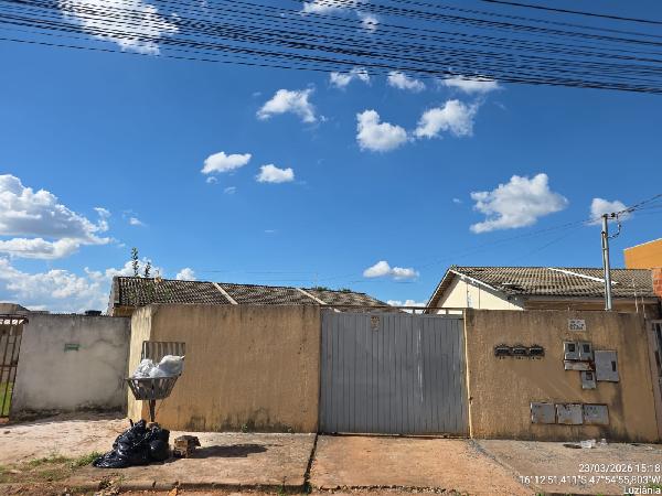 Vende-se em Luziania-GO  Casa, 62.22 de área total, 62.22 de área privativa, 136.65 de área do terreno,  2_qto(s), a.serv, WC, 1_sala(s), cozinha, 1_vaga(s) de garagem.