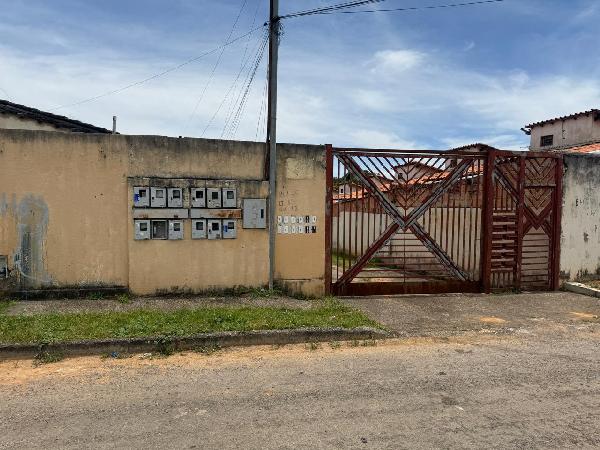Vende-se em Luziania-GO  Casa, 55.13 de área privativa, 185.00 de área do terreno,  2_qto(s), varanda, WC, 1_sala(s), cozinha, 1_vaga(s) de garagem.
