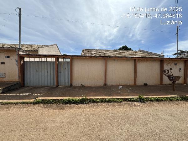 Vende-se em Luziania-GO  Casa, 77.67 de área total, 77.67 de área privativa, 180.00 de área do terreno,  3_qto(s), varanda, a.serv, WC, 1_sala(s), cozinha, 1_vaga(s) de garagem.
