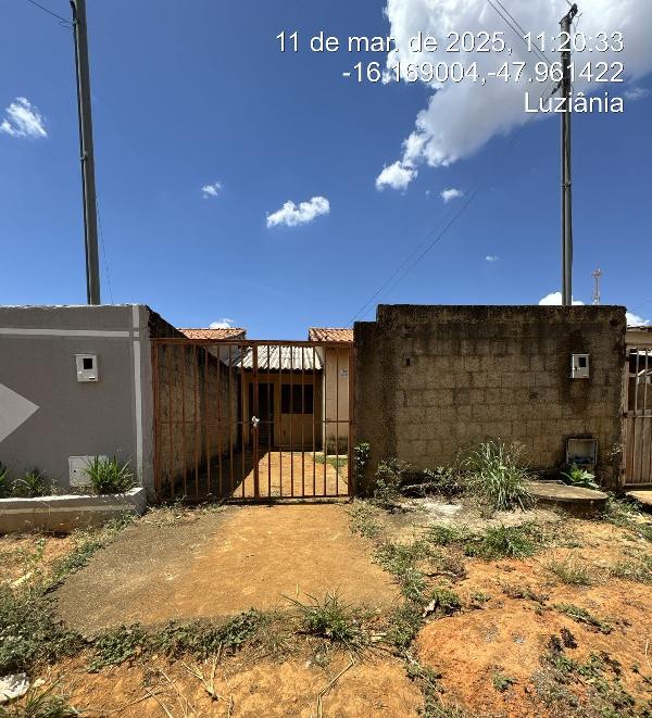 Vende-se em Luziania-GO  Casa, 53.76 de área total, 53.76 de área privativa, 180.00 de área do terreno,  2_qto(s), varanda, WC, 1_sala(s), cozinha, 1_vaga(s) de garagem.