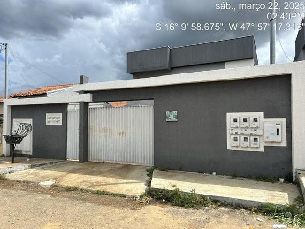 Vende-se em Luziania-GO  apto, 71.35 de área total, 56.90 de área privativa,  2_qto(s), a.serv, WC, 1_sala(s), cozinha, 1_vaga(s) de garagem.
