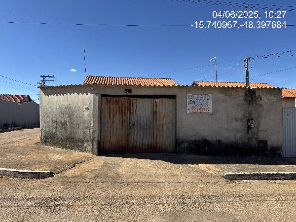 Vende-se em Cocalzinho De Goias-GO  Casa, 51.12 de área total, 51.12 de área privativa, 195.50 de área do terreno,  2_qto(s), WC, 1_sala(s), cozinha.