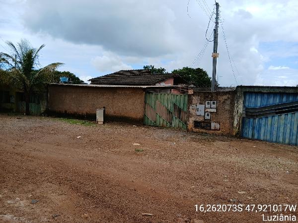 Vende-se em Luziania-GO  Casa, 96.30 de área total, 55.09 de área privativa, 131.25 de área do terreno,  2_qto(s), a.serv, WC, 1_sala(s), cozinha, 1_vaga(s) de garagem.