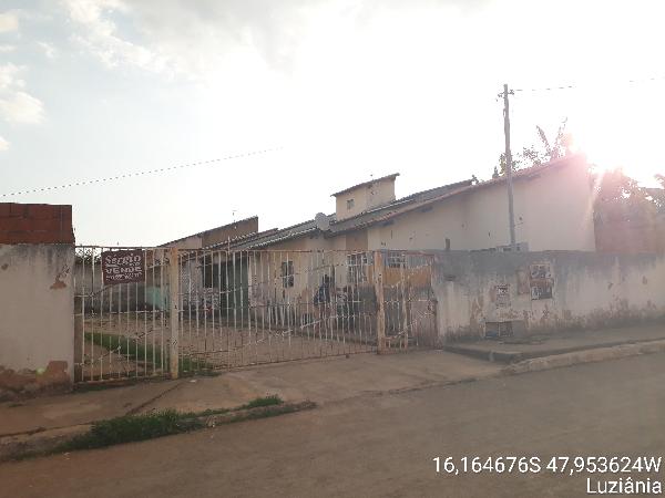 Vende-se em Luziania-GO  Casa, 53.64 de área privativa, 120.00 de área do terreno,  2_qto(s), WC, 1_sala(s), cozinha, 1_vaga(s) de garagem.
