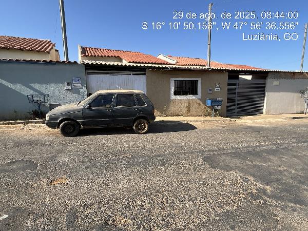 Vende-se em Luziania-GO  Casa, 52.97 de área privativa, 108.87 de área do terreno,  2_qto(s), a.serv, WC, 1_sala(s), cozinha, 1_vaga(s) de garagem.