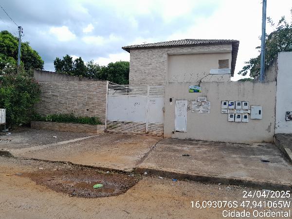 Vende-se em Cidade Ocidental-GO  apto, 85.66 de área total, 51.84 de área privativa,  2_qto(s), a.serv, WC, 1_sala(s), cozinha, 1_vaga(s) de garagem.