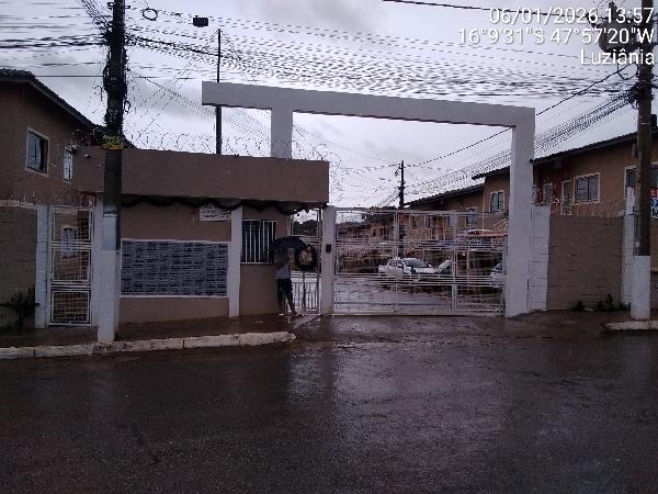 Vende-se em Luziania-GO  apto, 59.49 de área total, 44.23 de área privativa,  2_qto(s), a.serv, WC, 1_sala(s), cozinha, 1_vaga(s) de garagem.