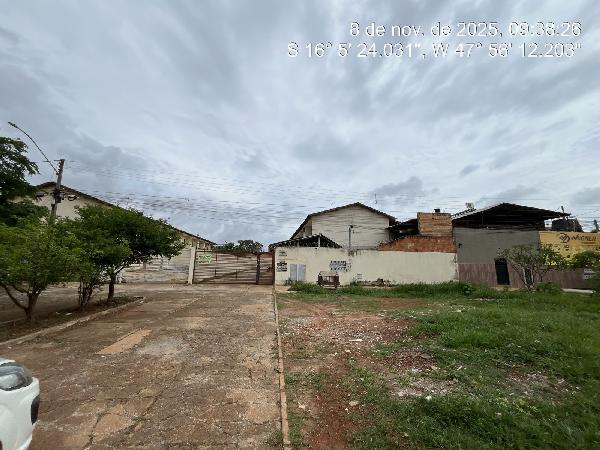 Vende-se em Cidade Ocidental-GO  Casa, 143.90 de área total, 65.39 de área privativa, 143.90 de área do terreno,  2_qto(s), a.serv, WC, 1_sala(s), 1 lavabo(s), cozinha, 1_vaga(s) de garagem.
