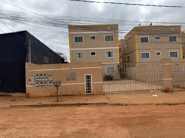 Vende-se em Luziania-GO  apto, 53.55 de área total, 53.55 de área privativa,  2_qto(s), a.serv, WC, 1_sala(s), cozinha, 1_vaga(s) de garagem.